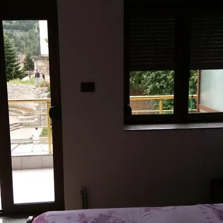 Leskoviku Hotel